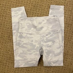 Lululemon leggings size 6
